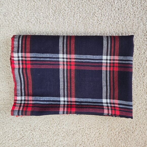 NWT Mii Lightweight 100% Wool Plaid Wrap Scarf Shawl - Picture 10 of 12